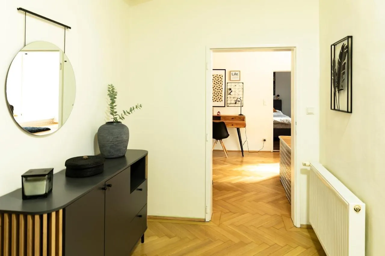 Dream Apartment, Terrace, Parking Available ウィーン アパート